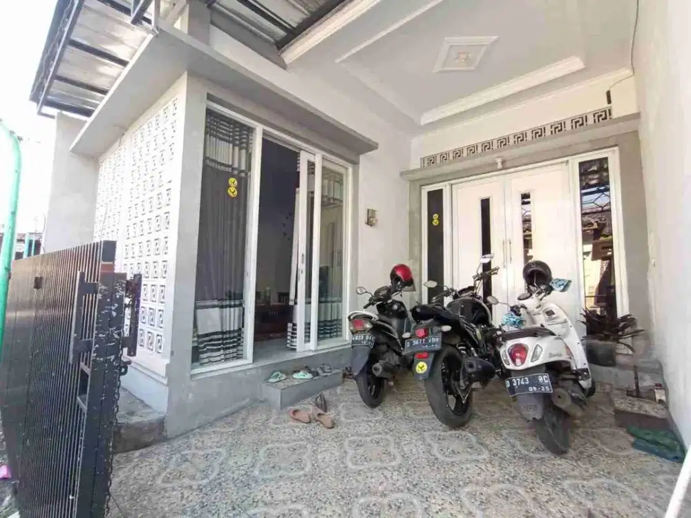 Rumah Cantik 3 Lantai Antapani Murahh