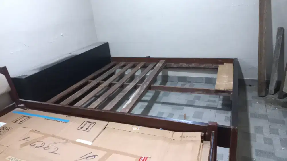 Ranjang / dipan kayu jati