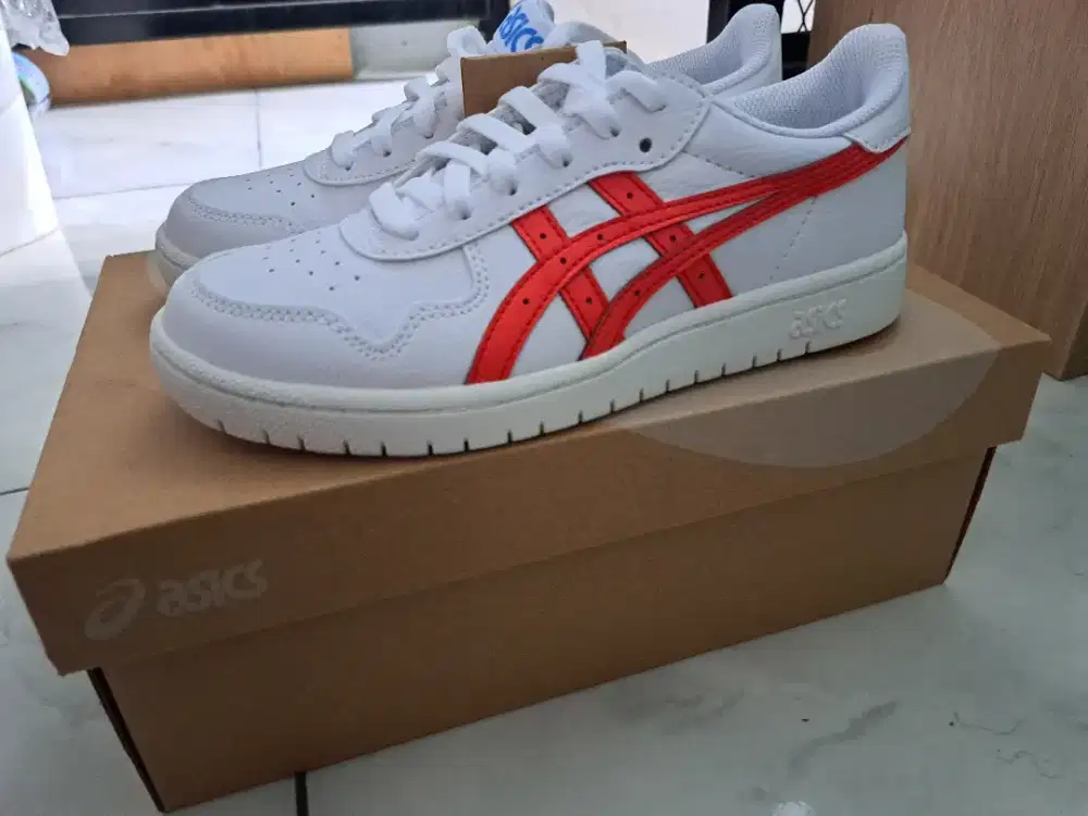 Sepatu asics murah