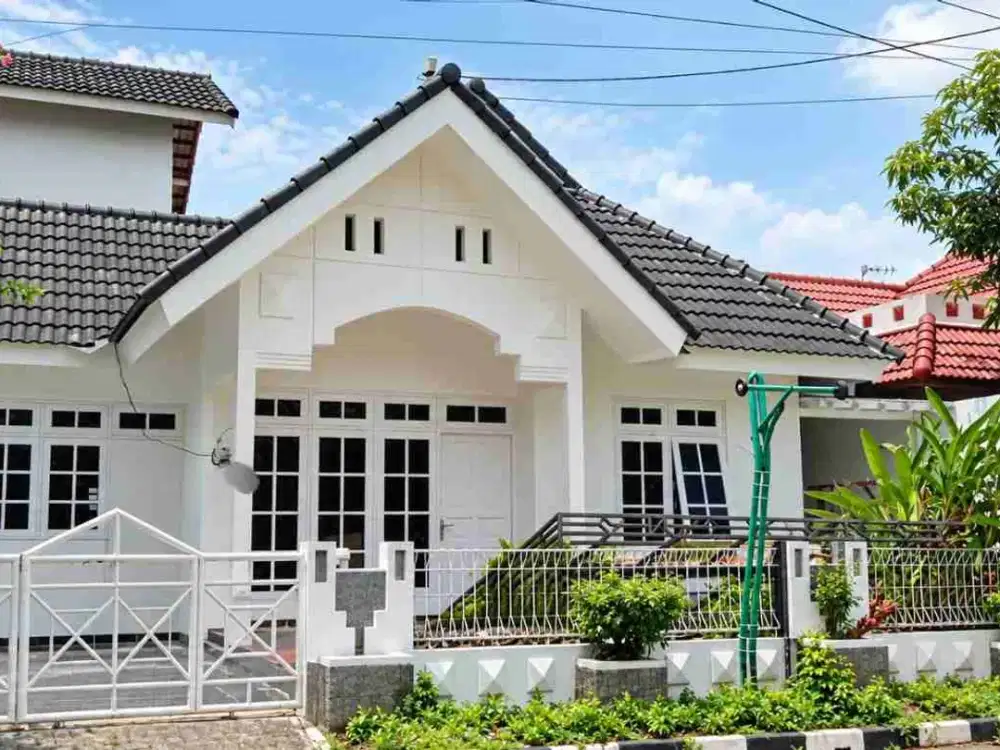 ( DEKAT UNDIP ) RUMAH DI SRONDOL BUMI INDAH BANYUMANIK SEMARANG
