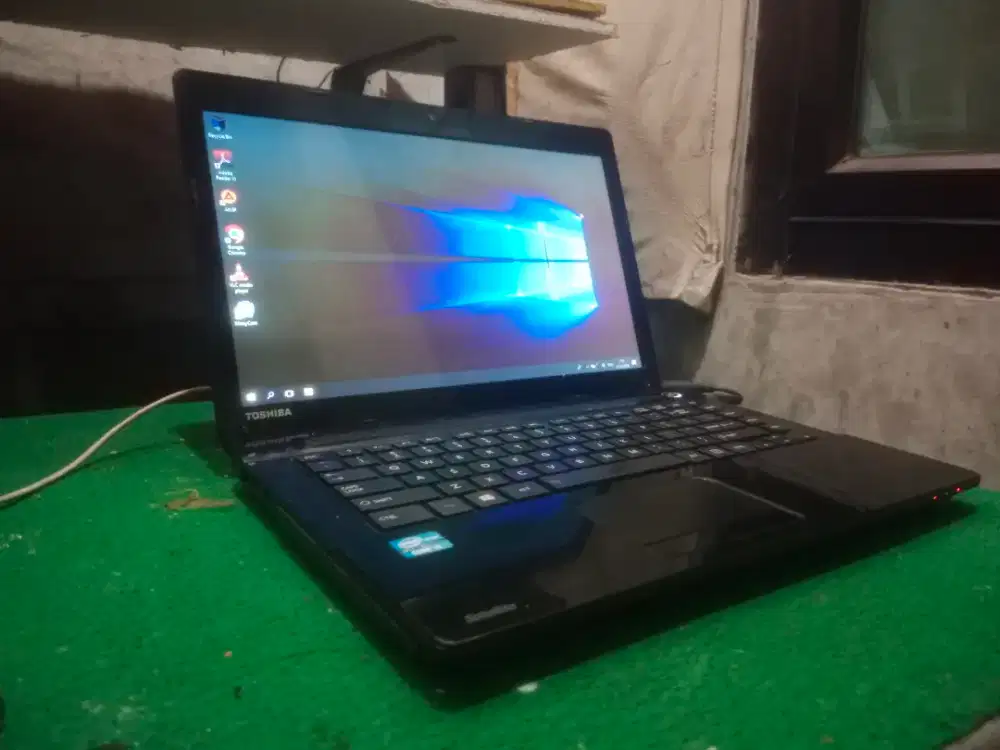 Toshiba Core i5 anti LEMOT SIAP PAKAI
