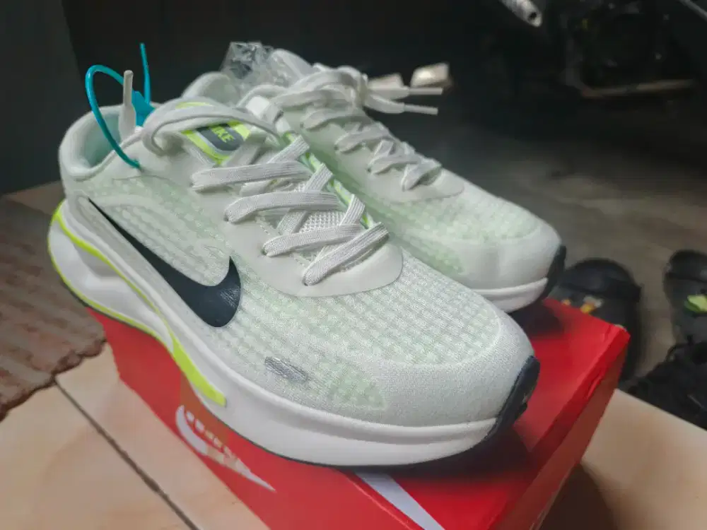 Sepatu basket Nike journey size 41/40