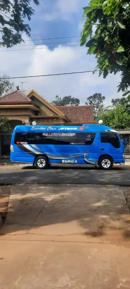 ELF Long NKR karoseri Adiputro