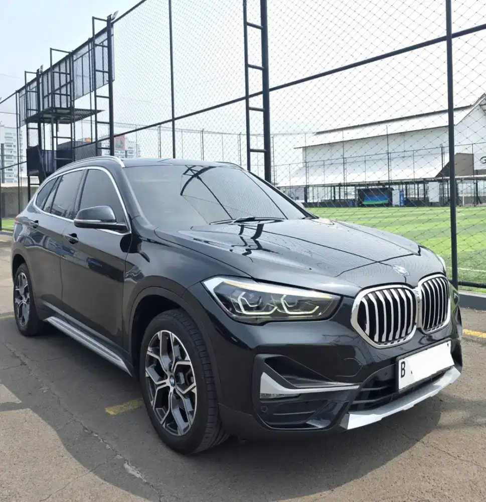 BMW X1 1.5 sDrive18i Xline 2020 Hitam Panoramic