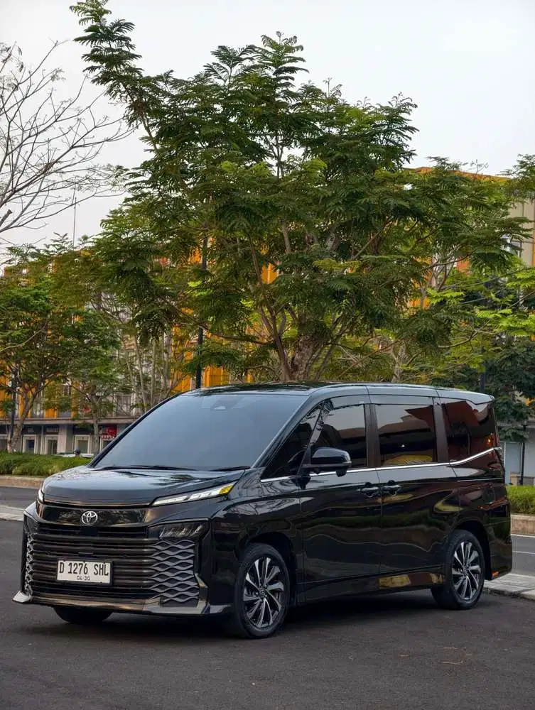 TOYOTA VOXY TSS 2023