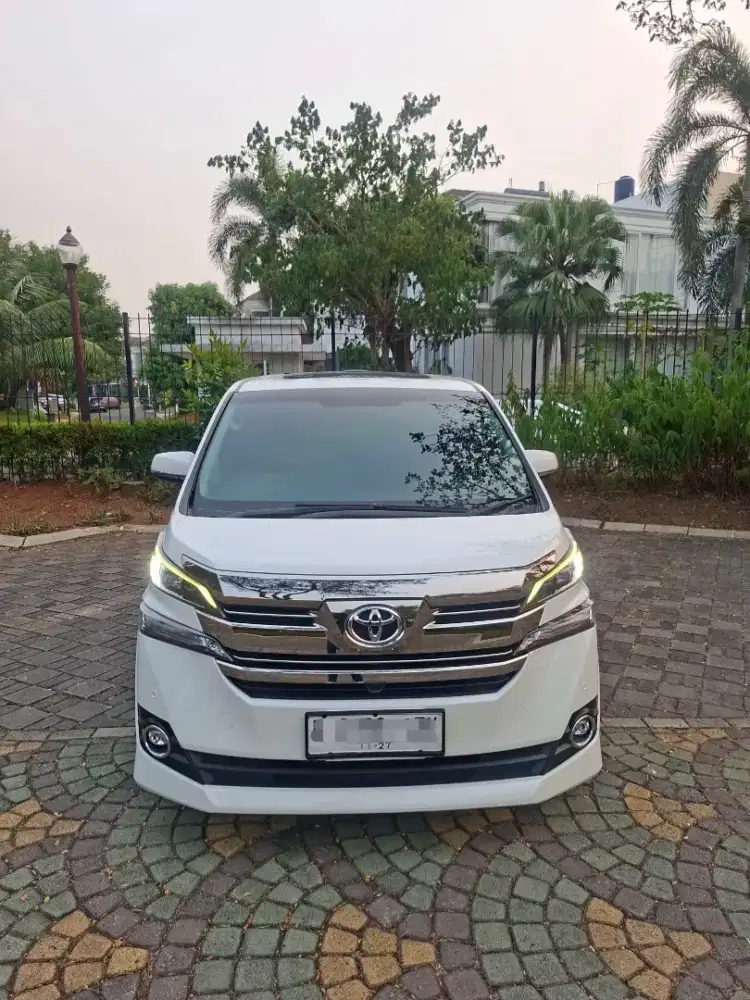 Toyota Vellfire 2.5 G ATPM Putih Pilot Seat