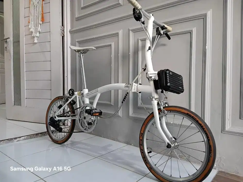 SEPEDA LIPAT BROMPTON STYLE – WHITE – PREMIUM LOOK – SIAP PAKAI – 7JT