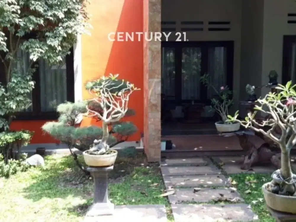 Rumah Dijual Di Welirang Dua Lantai Ada Kolam Renang