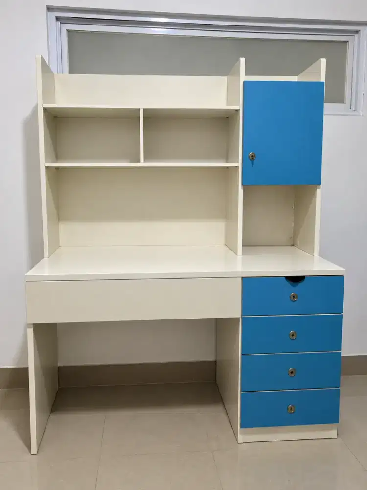 BED SET ANAK 3 TINGKAT + MEJA BELAJAR + LEMARI — CUMA 2 JUTA!