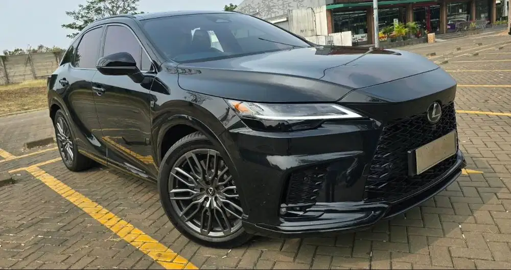 Lexus RX500h Hitam