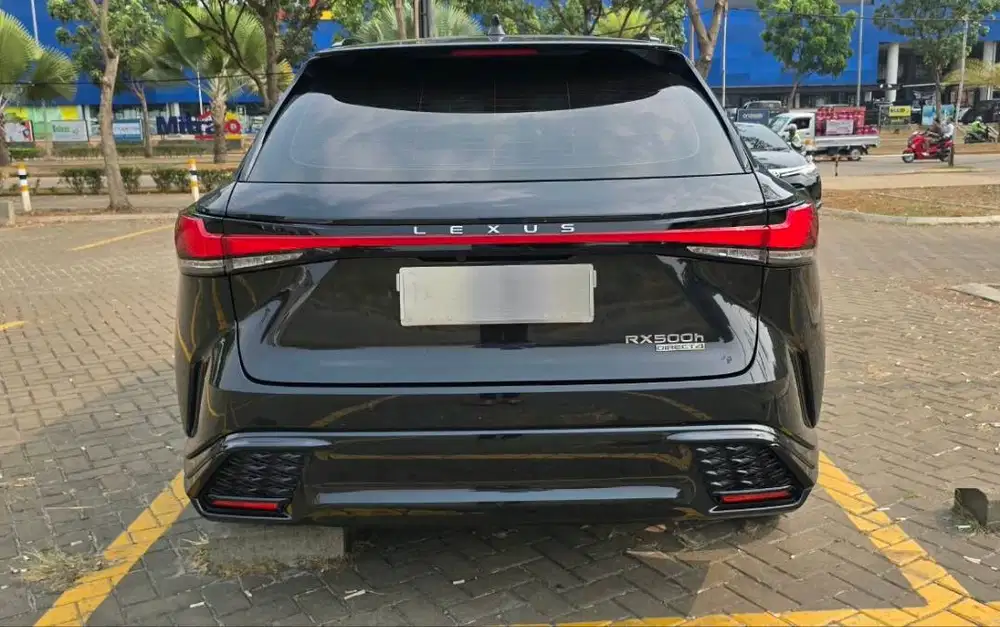 Lexus RX500h Hitam