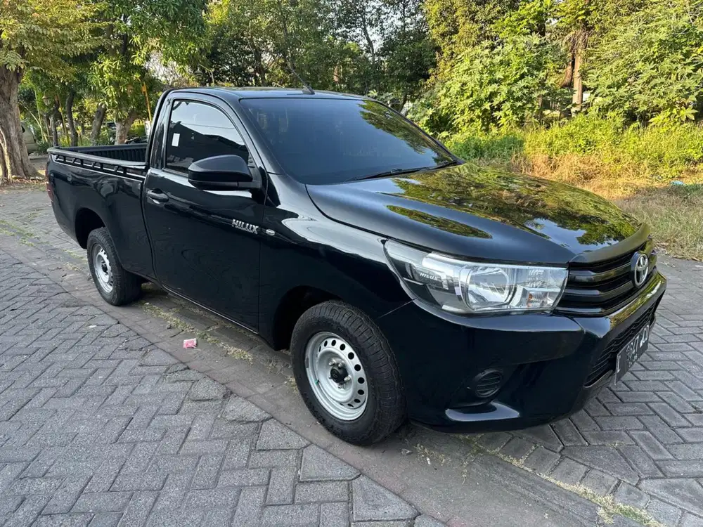 Toyota Hilux 2.5 2021 solar manual 4x2 Single Cabin Istimewa