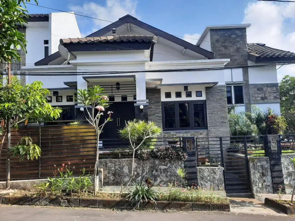 DIJUAL RUMAH PRIBADI SIAP HUNI, MALANG
