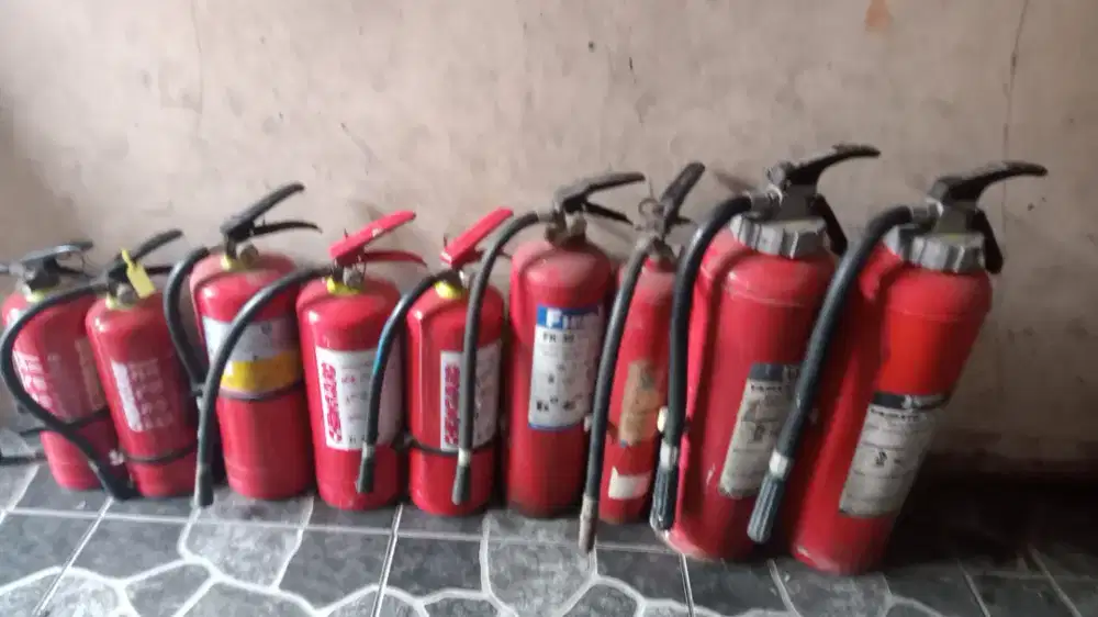 Apar  / alat pemadam api ringan