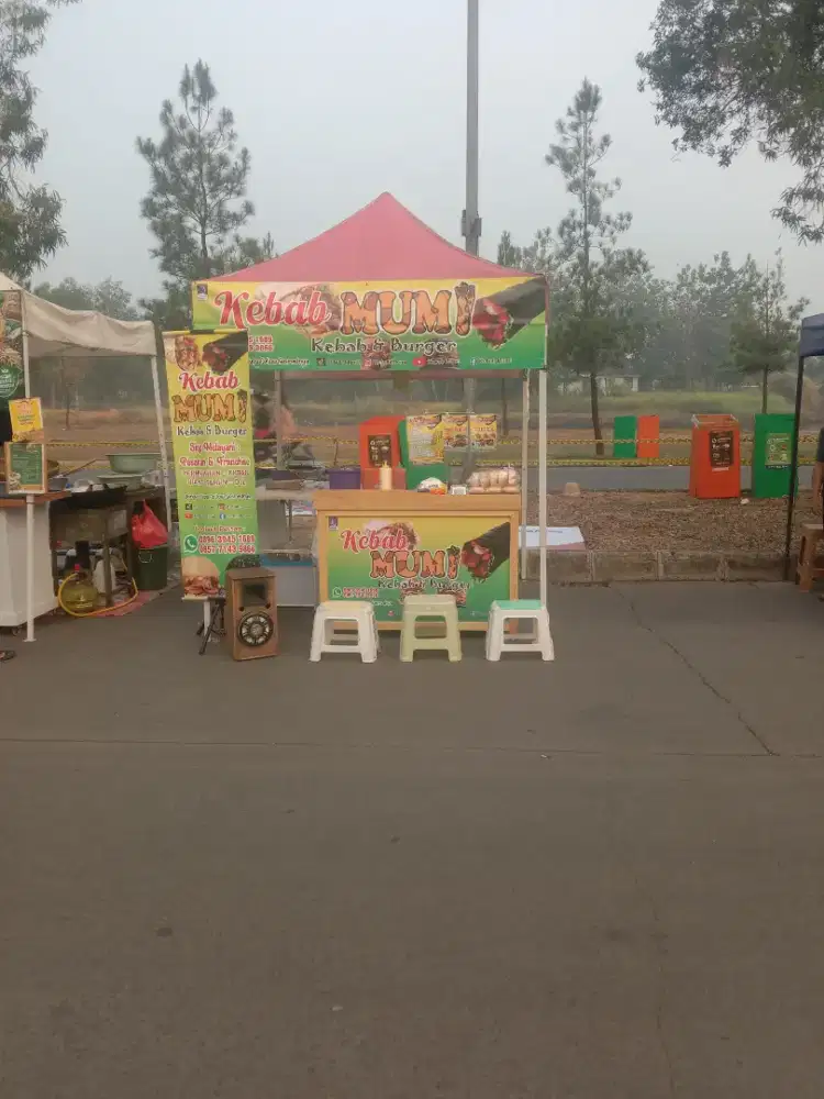 Mencari karyawan untuk jaga di tanant kantin