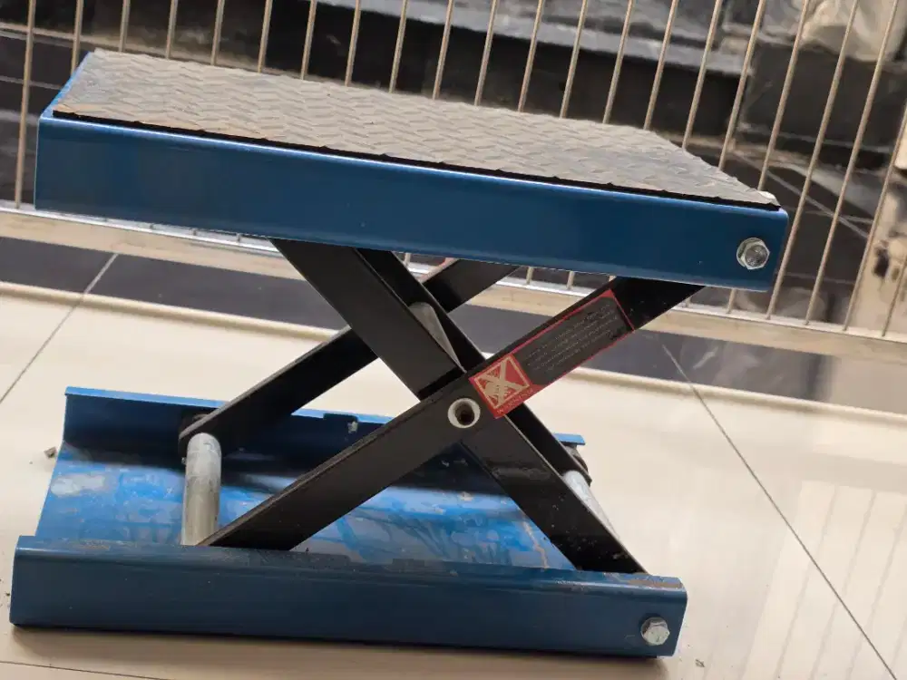 dongkrak gunting motor (motorcycle scissor lift jack / hoist stand)
