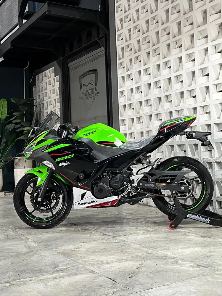 Tipe tertinggi!!Kawasaki Ninja 250 KRT ABS keyless 2022 - Ayu Mustika
