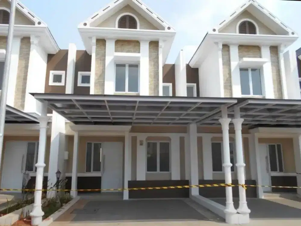 Disewakan Rumah Baru 2 lantai Perumahan JGC Cluster South Thames J12/ 62 Lokasi Asri Seberang Taman Parkiran Luas