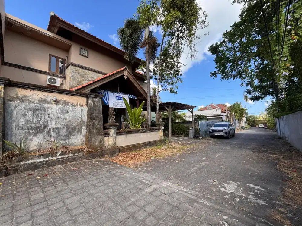 DIJUAL TANAH & BANGUNAN SELUAS 300 M² DI BATU BELIG, BADUNG