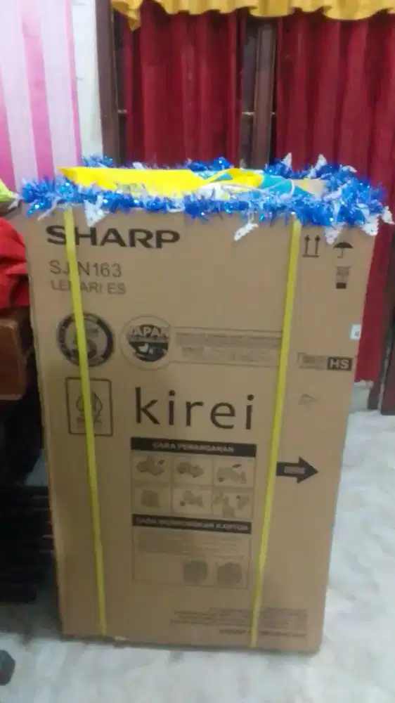 Kulkas Sharp tipe SJN163