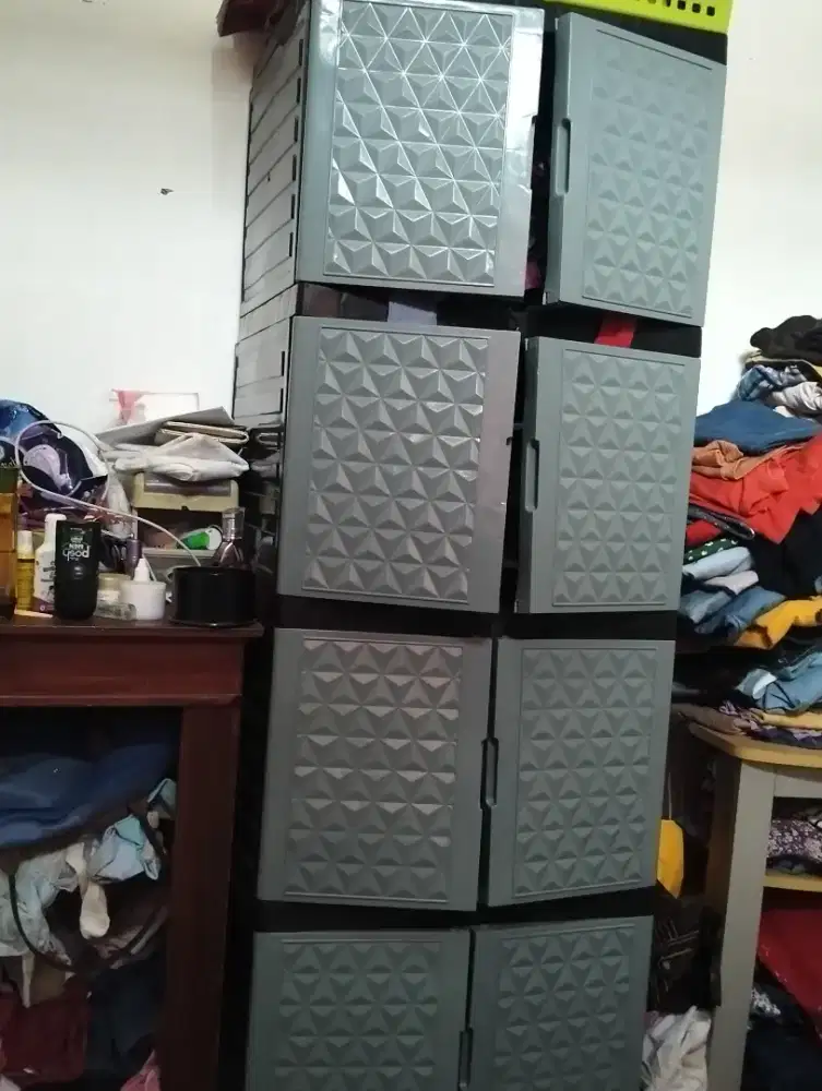 Di jual lemari pakaian box 4 tingkat