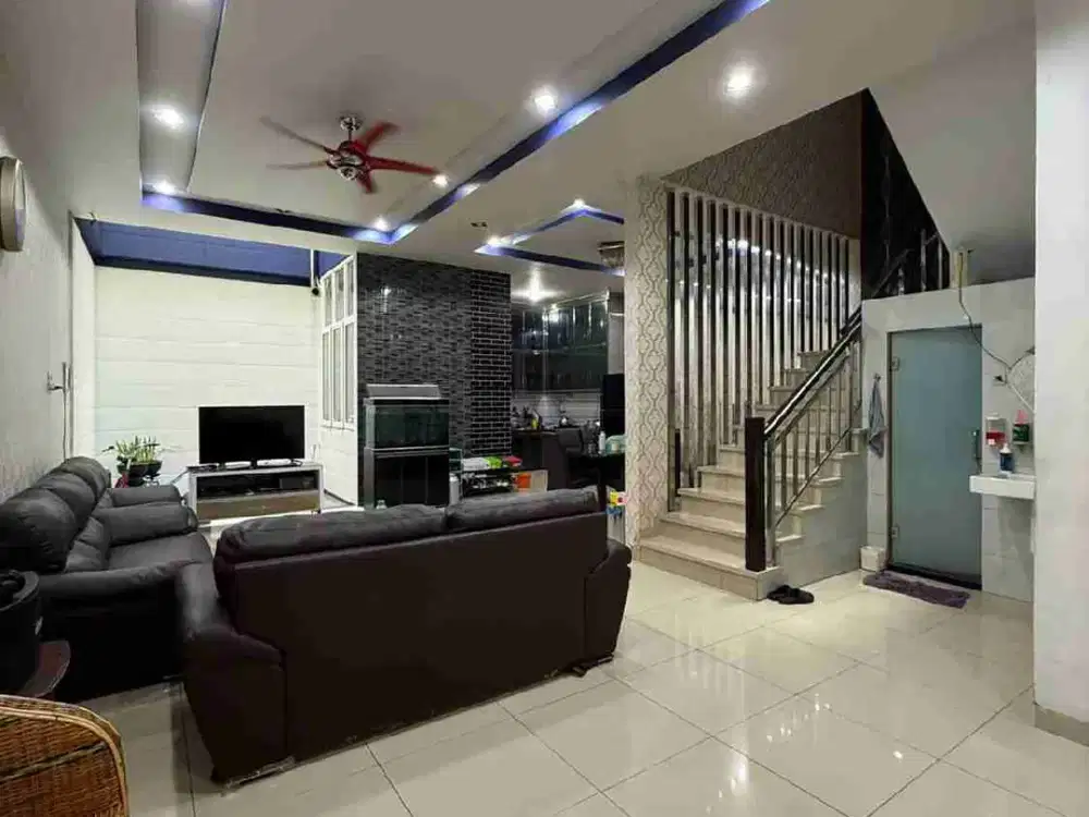 Villa Mewah di Cemara Asri