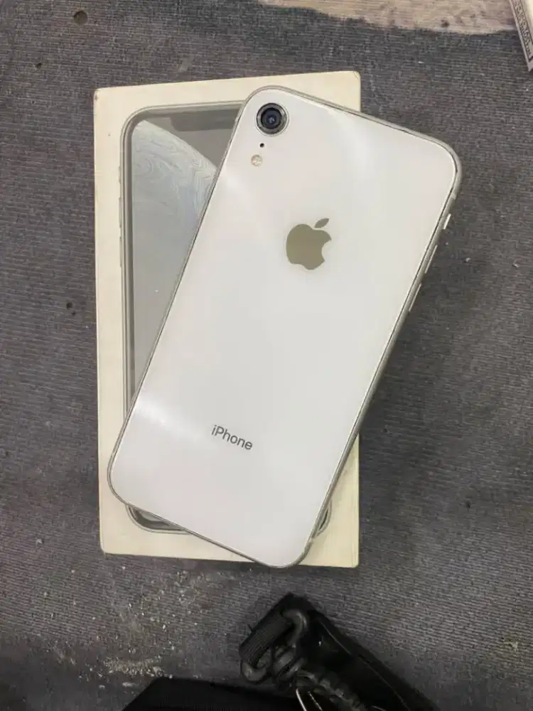 IPHONE XR 64GB XL ONLY