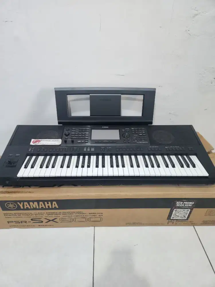 Keyboard Yamaha PSR SX900 Like new + Sampling