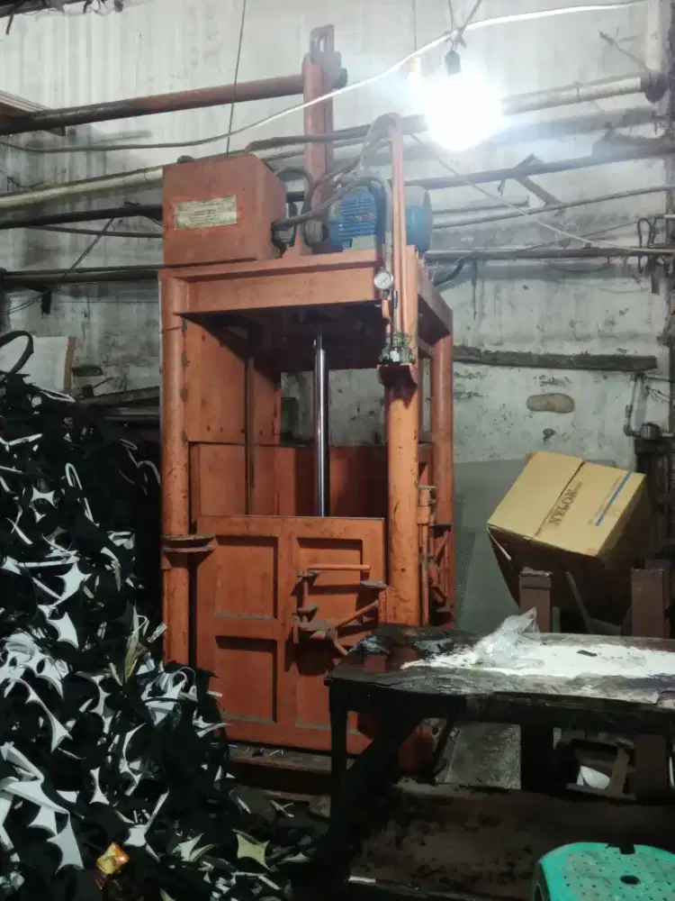 Dijual segera mesin press dus