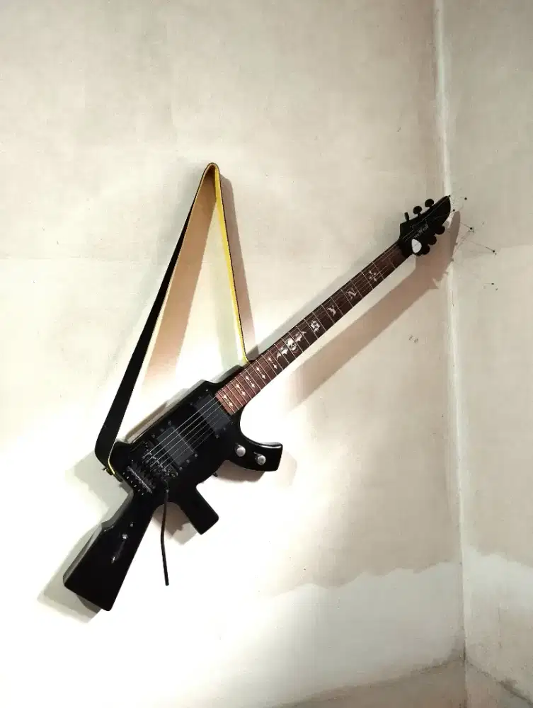 gitar listrik custem