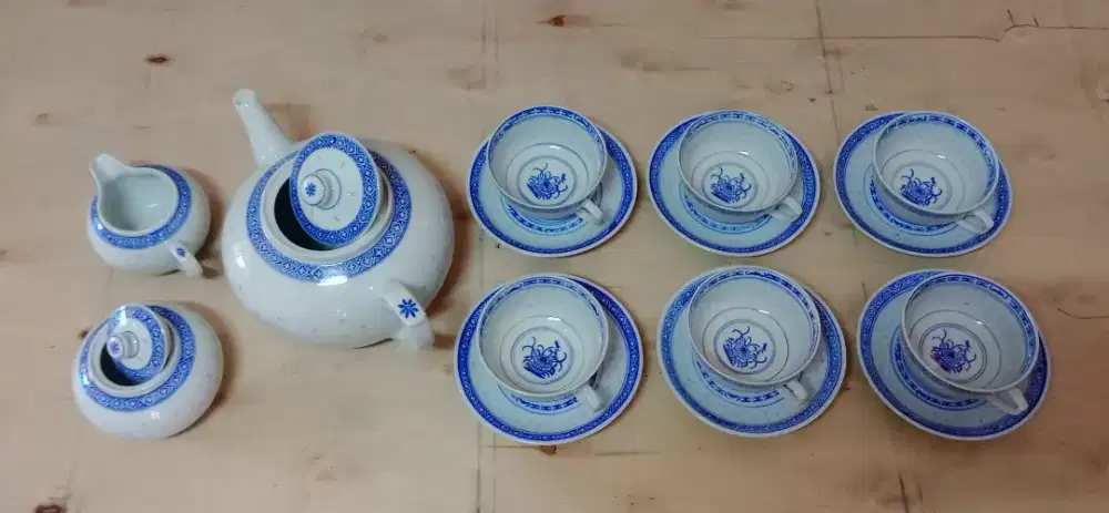 Satu Set Chinese Antiques Teapot