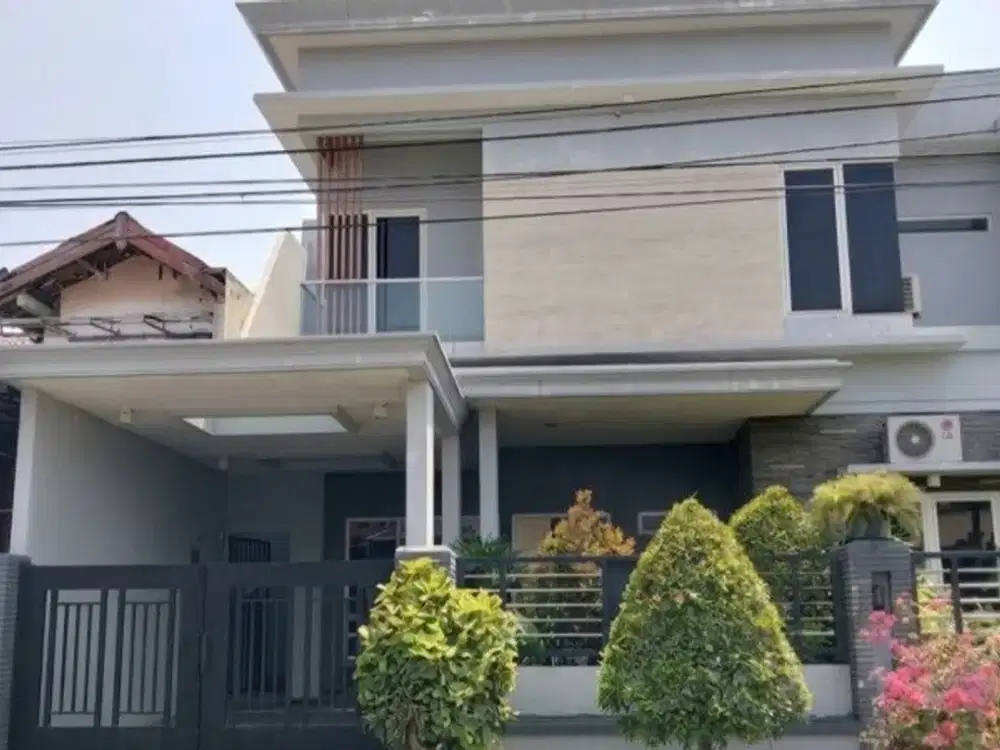 Rumah Raya Wisma Tropodo. Komersial Area bisa untuk Usaha.