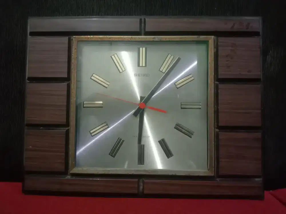Jam dinding jadul Seiko transistor lokasi Cilebut bogor