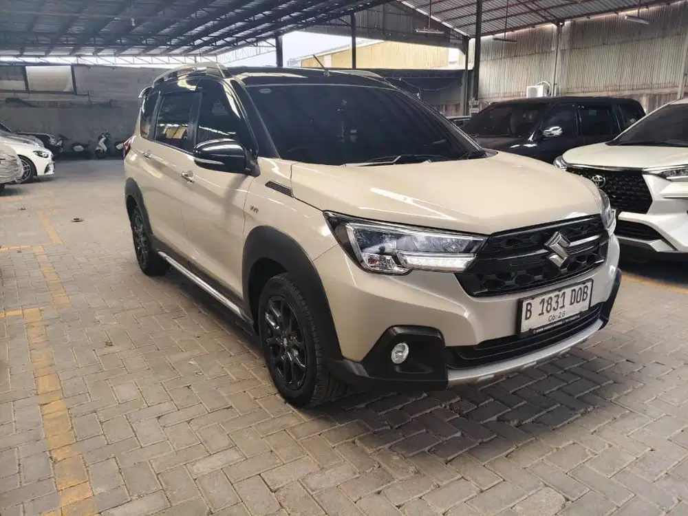XL7 Alpha Hybrid