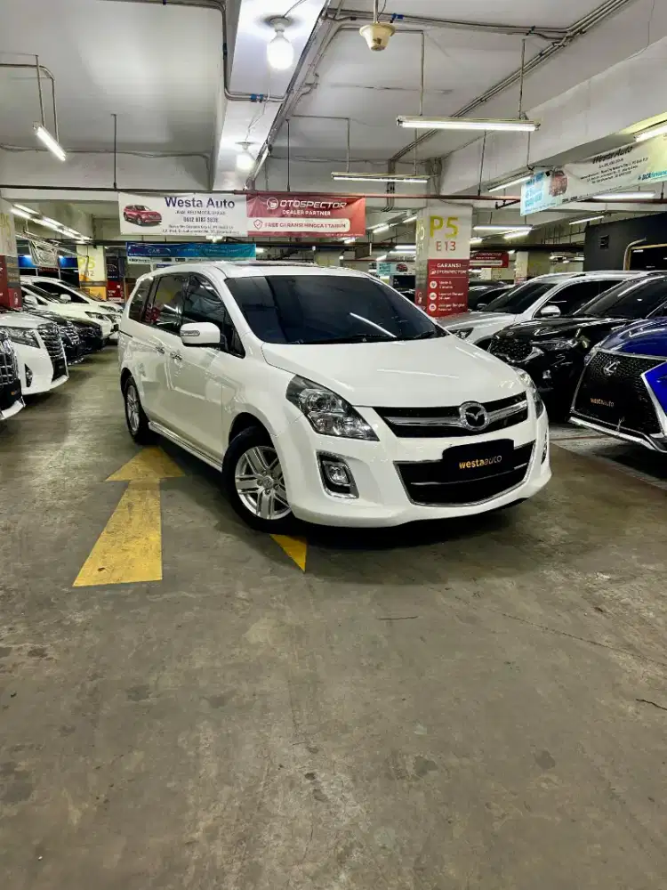 Low KM Mazda 8 2.3L AT 2013 Terawat
