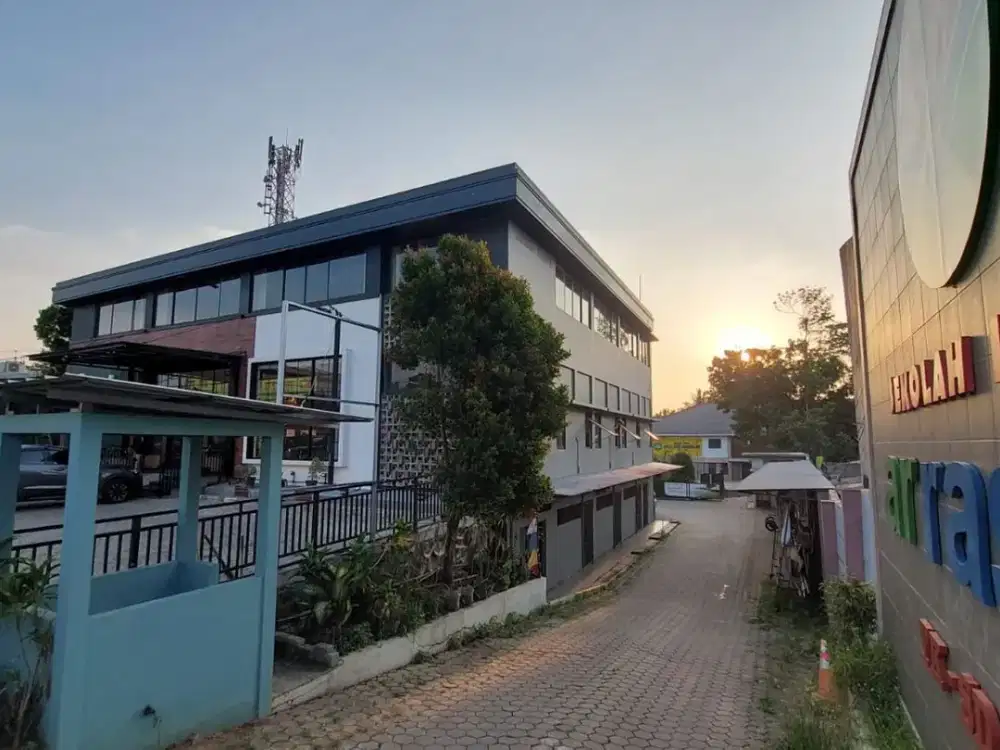Tanah Kavling Luas 7550 Meter Beserta Bangunan Cafe dan Gedung 2 Lantai