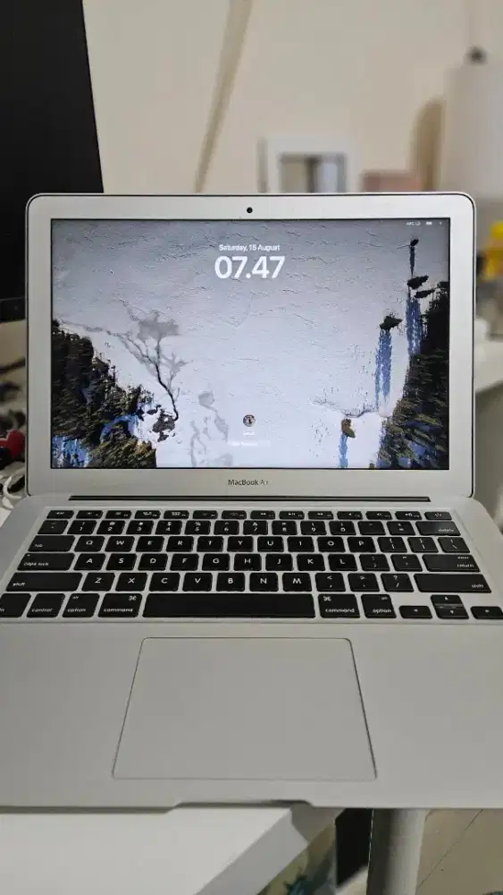 Jual cepat Macbook Air 2017 I5 8 gb ssd 512