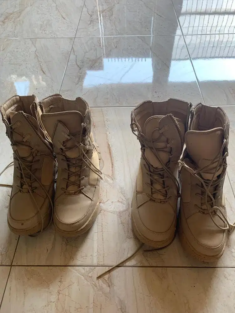 Sepatu tactical