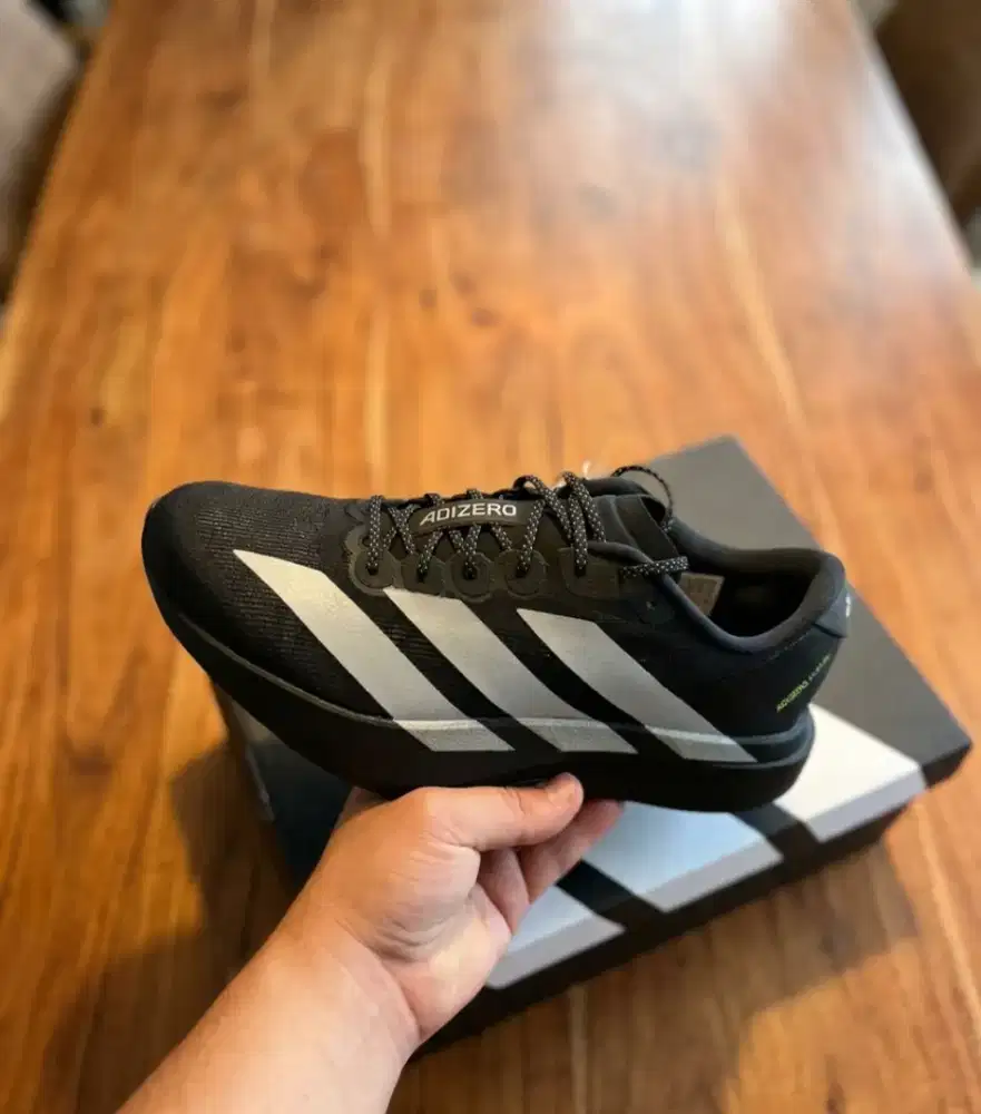 Adidas adizero evo ori 42⅔ seperti baru