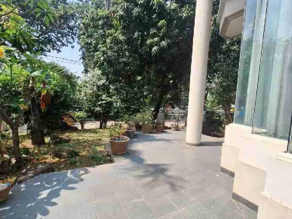 Dijual Rumah Model Klasik di Sunter Jaya, Halaman Luas dan Sirkulasi Udara Baik - Sunter Jaya - Jakarta Utara