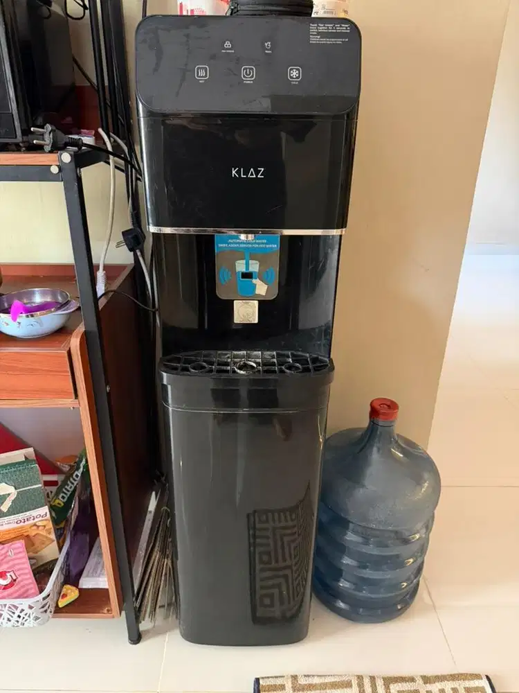 Dijual dispenser panas dingin merk KLAZ kondisi bocor menetes