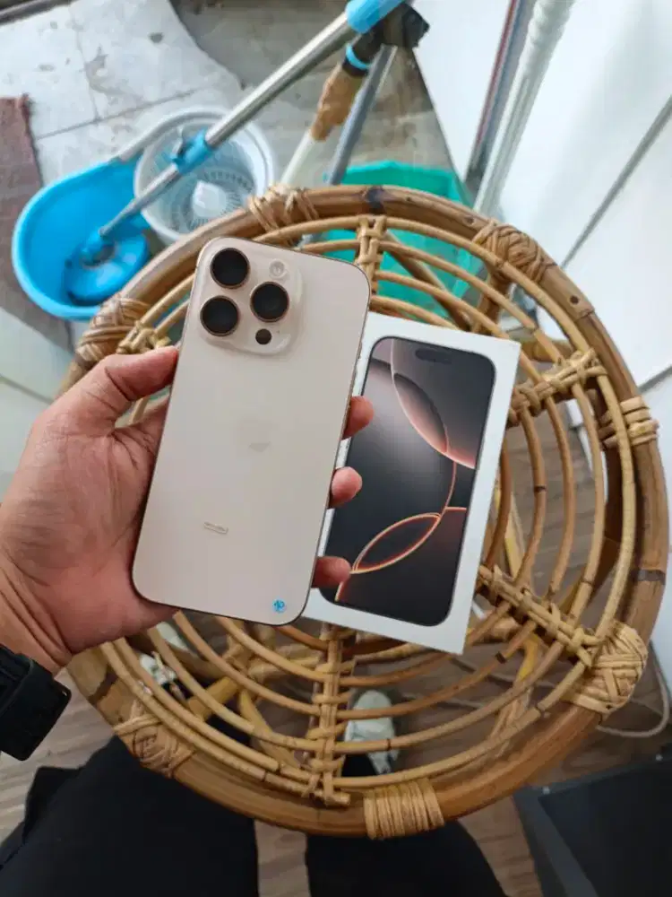 IPHONE 16 PRO 256 GB iBox