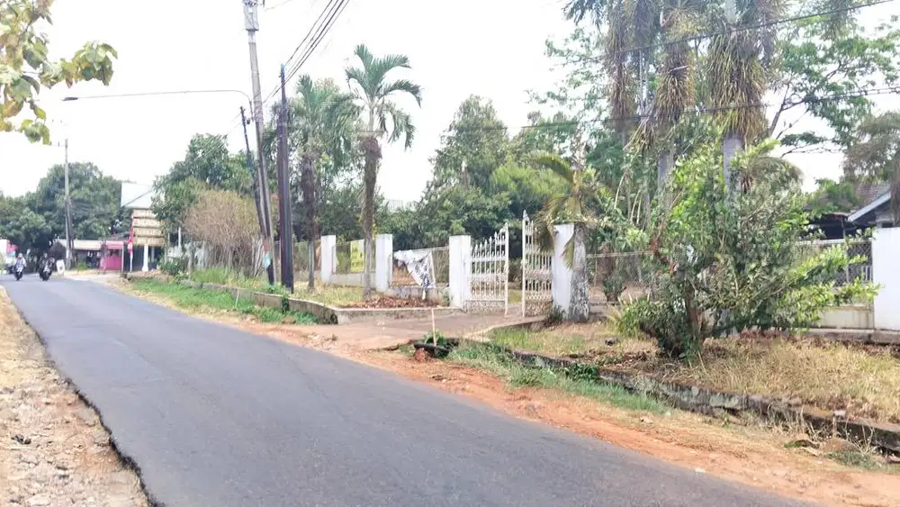 DIJUAL TANAH / RUMAH  JL  UTAMA UNTUNG SUROPATI KALIPANCUR MANYARAN