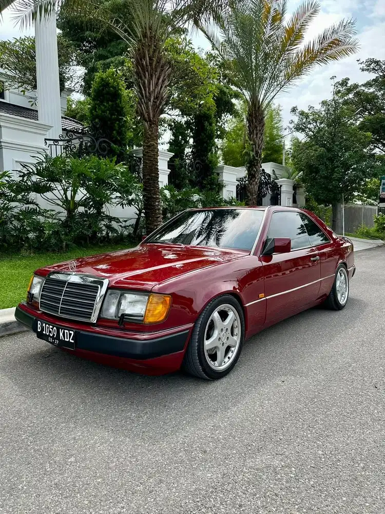 Mercedes-Benz C124 300CE 1990 merah bu mercedes benz 300ce 1989/1981