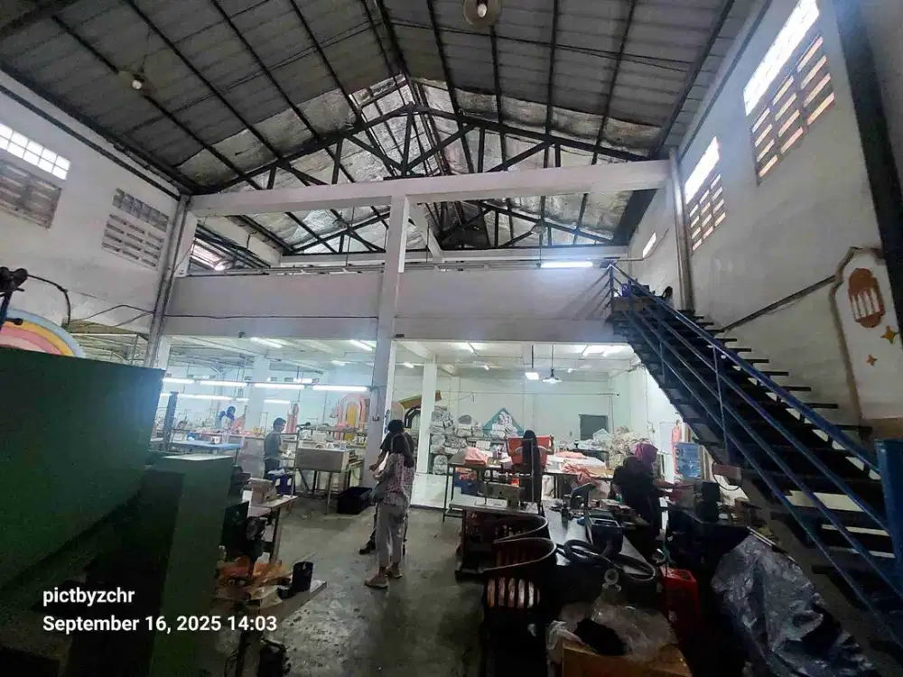 Gudang Produksi Garmen di Mainroad Gunung Batu Bandung. Dekat Tol Pasteur