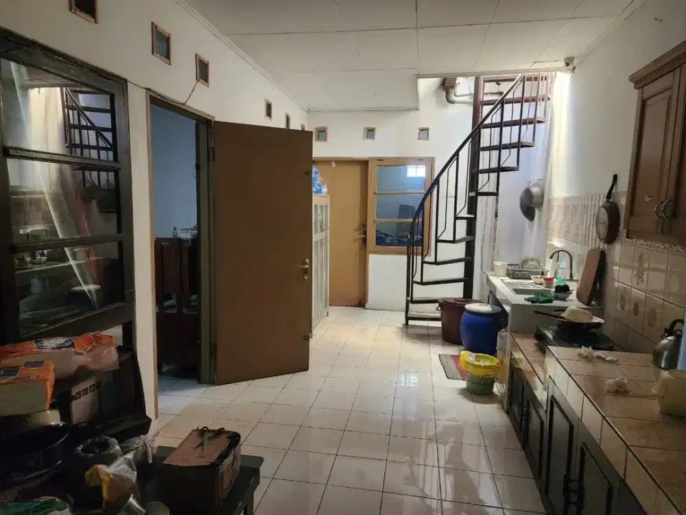 Rumah Strategis di Taman Rahayu 2 - Jalan Besar, Cocok untuk Investasi & Usaha