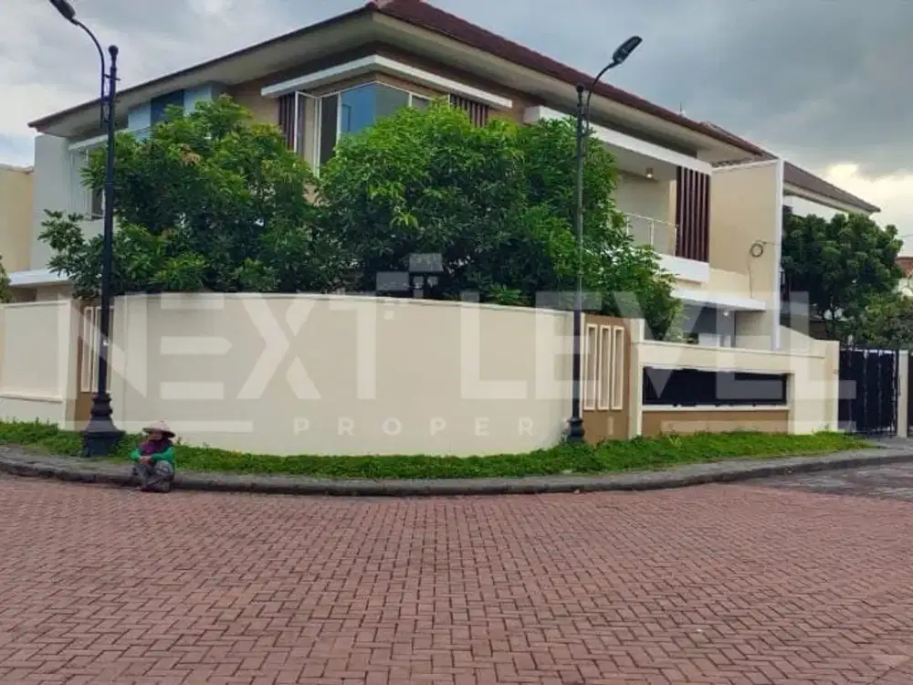 Dijual Rumah di Dian Istana Wiyung Surabaya barat