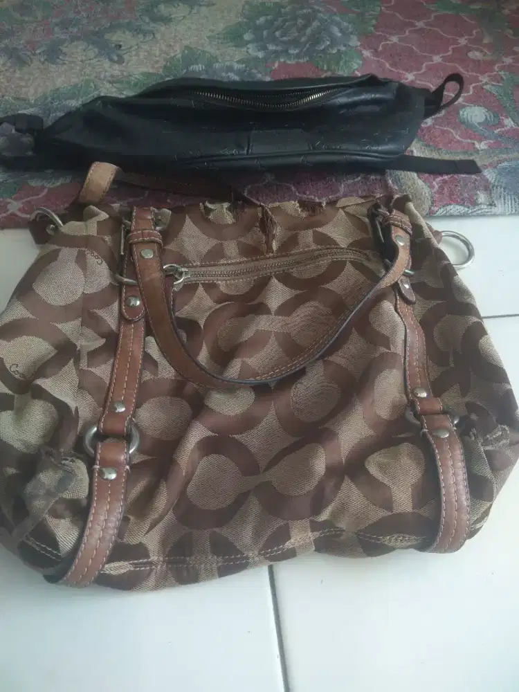 For sale tas coach bekas pemakain oran tua jual murah jual 200rb
