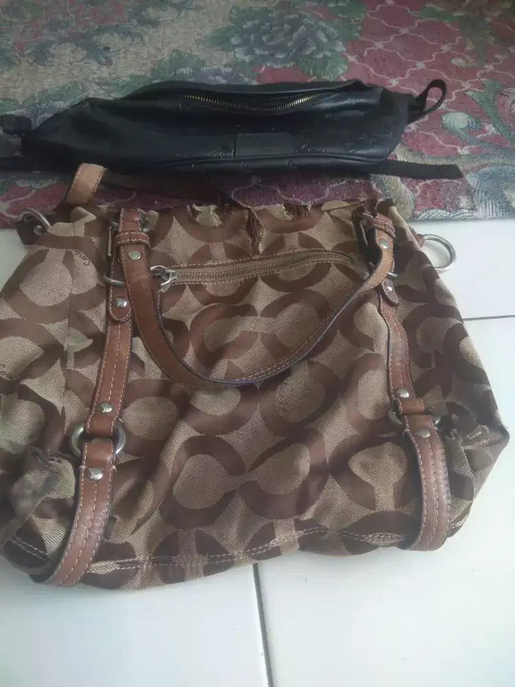 For sale tas coach bekas pemakain oran tua jual murah jual 200rb aja
