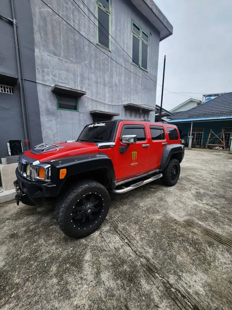 Hummer H3 2010 red merah jual cepat hummer h3 low km 2009/2011
